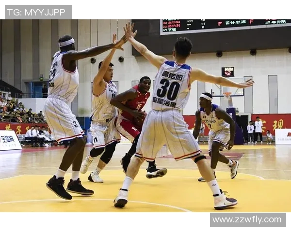 重庆篮球队区域防守创新之路:战术变革与球队崛起的深度解析 重庆篮球队区域防守创新之路:战术变革与球队崛起的深度解析