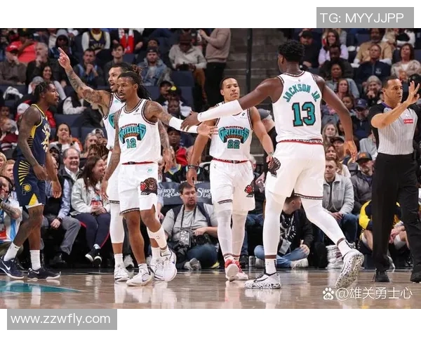 尼克斯与马刺激战正酣NBA赛场再现经典对决精彩瞬间回顾