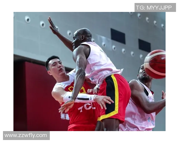 中国男篮迎战安哥拉全力争胜展现团队实力与拼搏精神